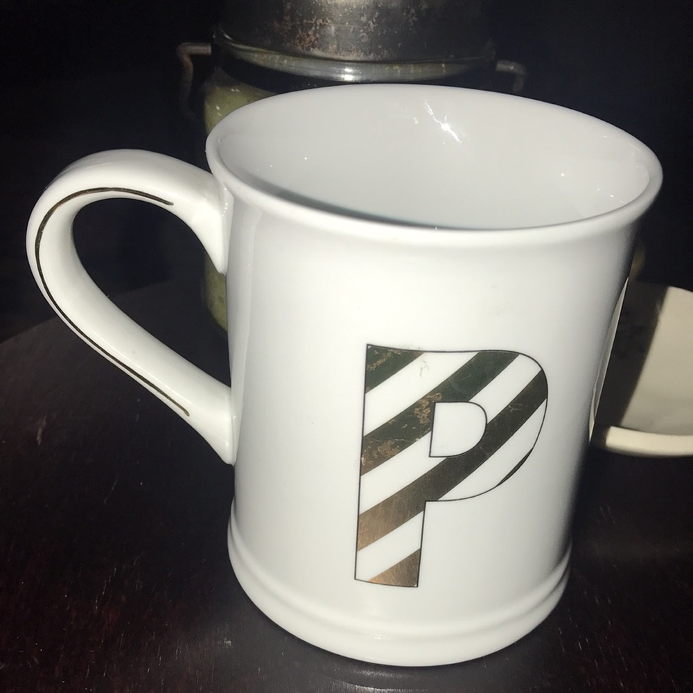 NWT Monnogramed P gold striped mug - Picture 4 of 7